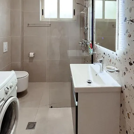 דירה Summer Breeze G13, Lalzi Bay, Lura 1 *